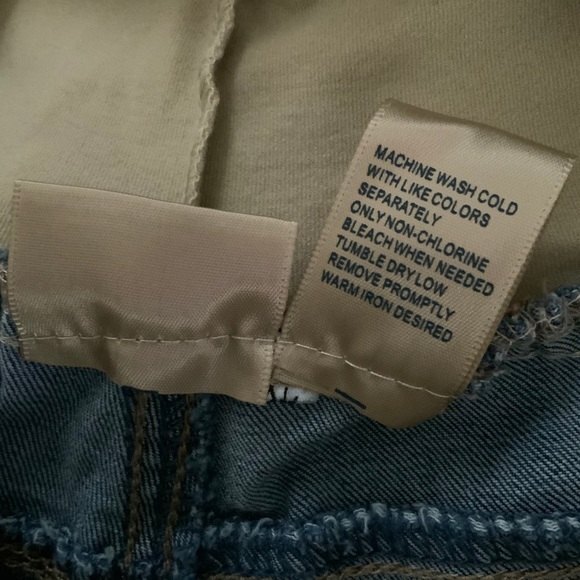 Blue Savvy Maternity Distressed Full Panel Shorts XL - Picture 7 of 8